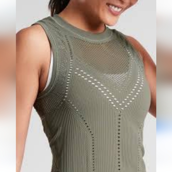 Athleta Oxygen Tank - Picture 4 of 10